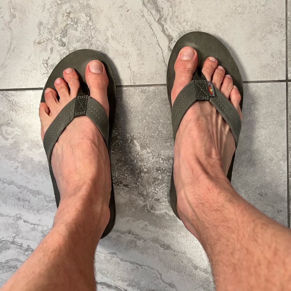 Men's size 10 Rainbow flip flops